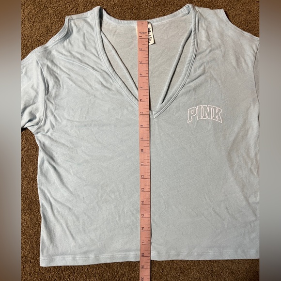 Victoria’s Secret PINK shoulder cut out cropped long sleeved tshirt with logo - Picture 2 of 4